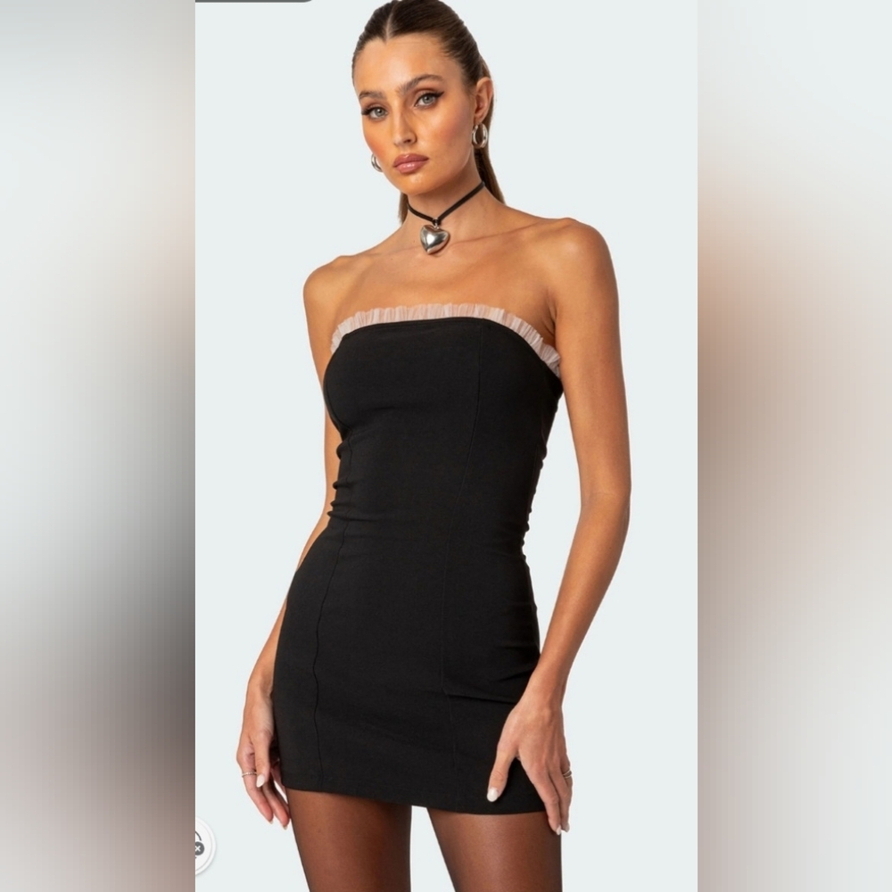 Edikted Black Strapless Dress
